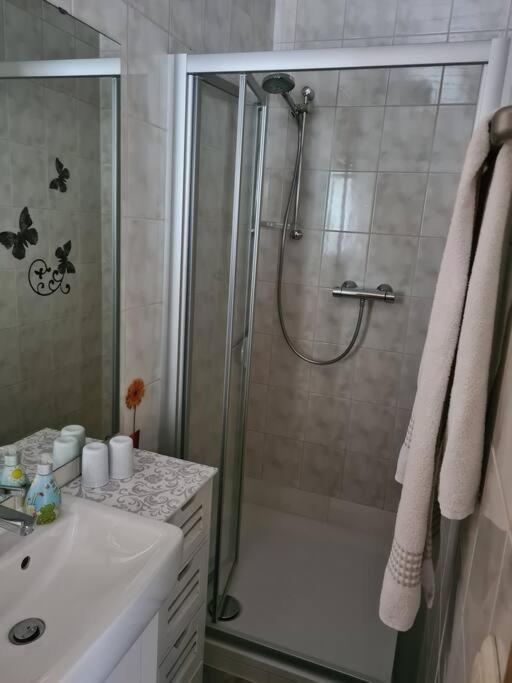 Gemuetliche Ferienwohnung Am Waldrand Elgersburg Exterior foto